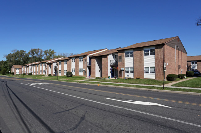 Knights Crossing in Bensalem, PA - Building Photo - Building Photo