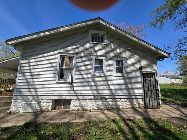 830 E Rogers Ave in Decatur, IL - Building Photo - Building Photo