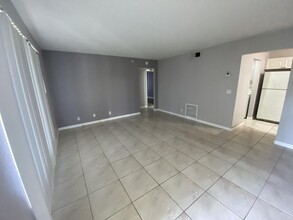 4947 Sable Pine Cir in West Palm Beach, FL - Building Photo - Building Photo