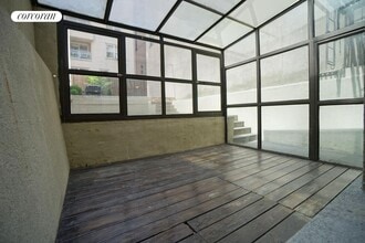 305 E 56th St in New York, NY - Building Photo - Building Photo