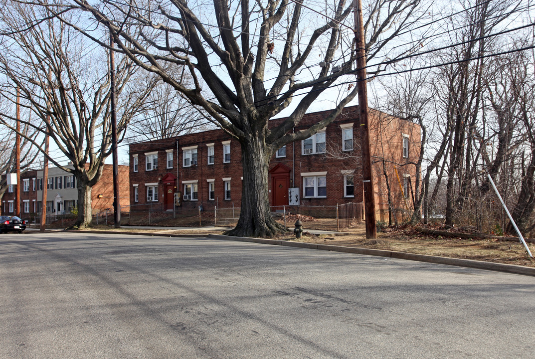 2855 Denver St SE in Washington, DC - Building Photo