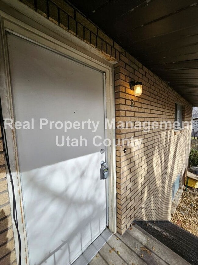 property at 1146 W 100 N