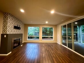 2707 122nd Place SE in Everett, WA - Foto de edificio - Building Photo