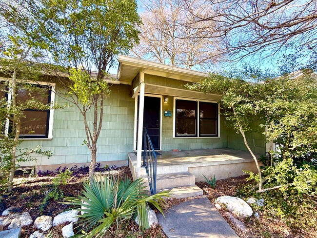 3406 Larry Ln in Austin, TX - Building Photo - Building Photo