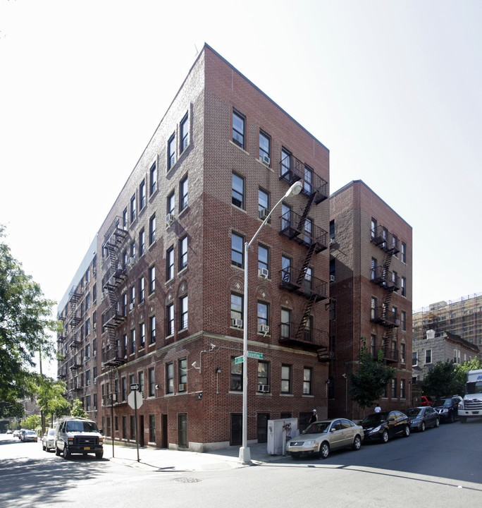 3030 Valentine Ave in Bronx, NY - Building Photo