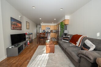 1737 W Montgomery Ave, Unit 1 in Philadelphia, PA - Building Photo - Building Photo
