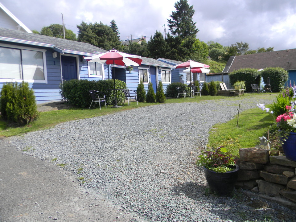 Coastal Cottages in Wheeler, OR - Building Photo