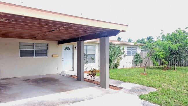 4140 NE 3rd Ave in Deerfield Beach, FL - Building Photo - Building Photo