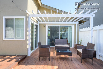 1551 Beach Park Blvd in Foster City, CA - Building Photo - Building Photo