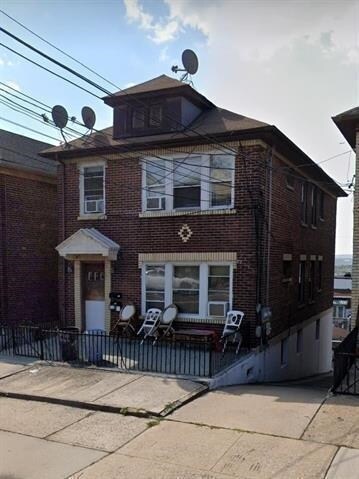 711 Grand Ave in North Bergen, NJ - Building Photo - Building Photo