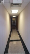 1060 University Ave W in Windsor, ON - Foto de edificio - Building Photo