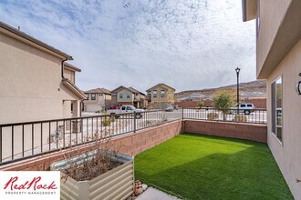 5887 S Charger Lp in Saint George, UT - Building Photo - Building Photo