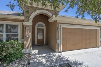 618 Crackle Grove Dr in Laredo, TX - Building Photo - Building Photo