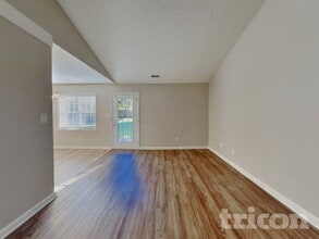 204 Wexford Dr in Clayton, NC - Foto de edificio - Building Photo