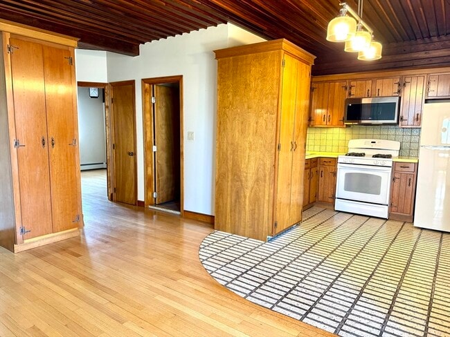 property at 5 Ingalls Terrace