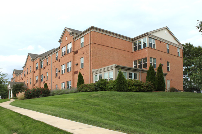 AHEPA 53 III Senior Apartments in St. Louis, MO - Foto de edificio - Building Photo