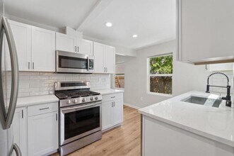 923 N 98th St in Seattle, WA - Building Photo - Building Photo