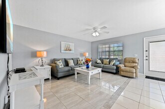 192 Piedmont D in Delray Beach, FL - Foto de edificio - Building Photo