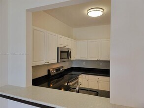 1300 NE 109th St in North Miami, FL - Building Photo - Building Photo