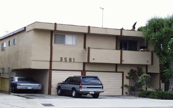 3581 S Centinela Ave in Los Angeles, CA - Foto de edificio