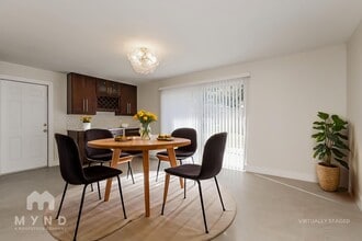 10100 Paradise Blvd in Treasure Island, FL - Foto de edificio - Building Photo