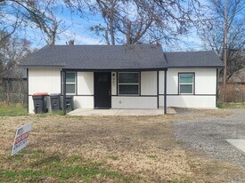 407 Hemlock St in Van Buren, AR - Building Photo