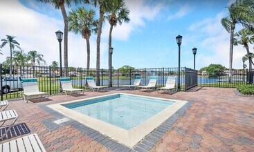 17317 NW 63rd Ave in Hialeah, FL - Building Photo - Building Photo