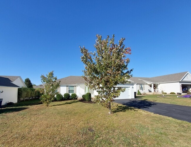 1844 Elizabeth Ln in Columbia, TN - Building Photo - Building Photo