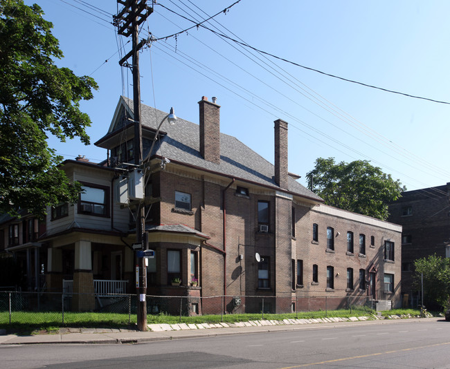 276 Harbord St in Toronto, ON - Building Photo - Building Photo