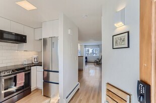 2201 Pearl St in Boulder, CO - Building Photo