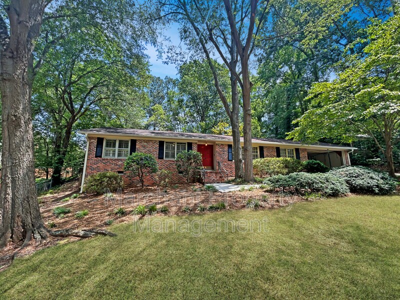 6 Coatbridge Rd in Greenville, SC - Building Photo