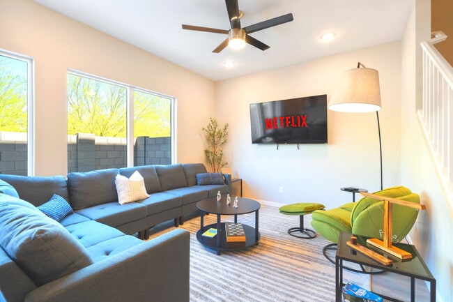 property at 16601 N Parkview Pl