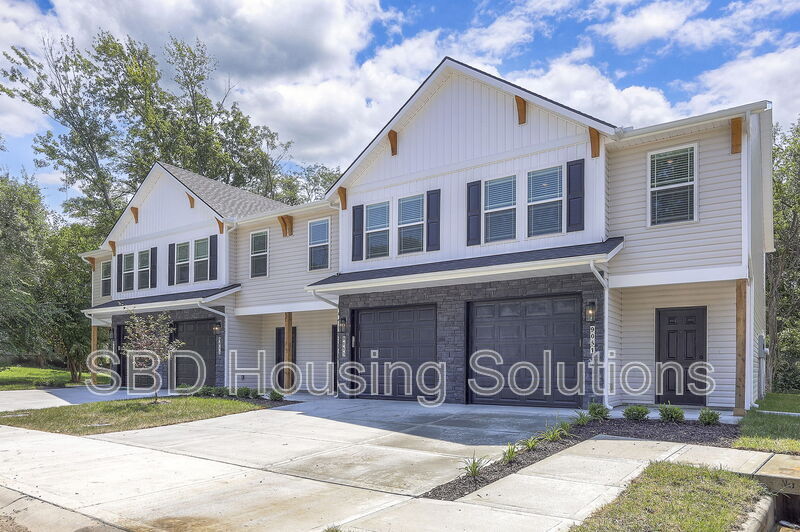 9037 E 85th Pl in Raytown, MO - Building Photo