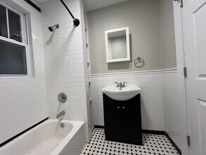 7428 Dunedin St, Unit 1 in Detroit, MI - Building Photo - Building Photo