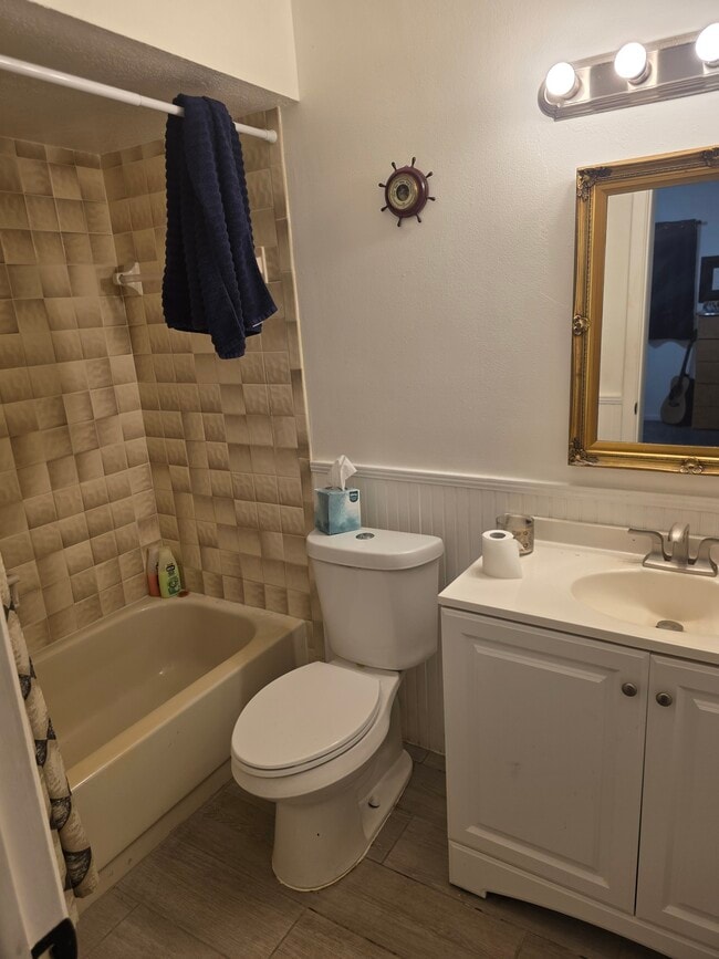 10501 Lake Vista Dr in Seminole, FL - Foto de edificio - Building Photo