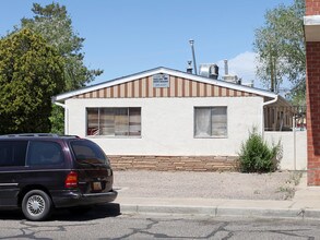 6315 Cochiti Rd SE in Albuquerque, NM - Building Photo - Building Photo