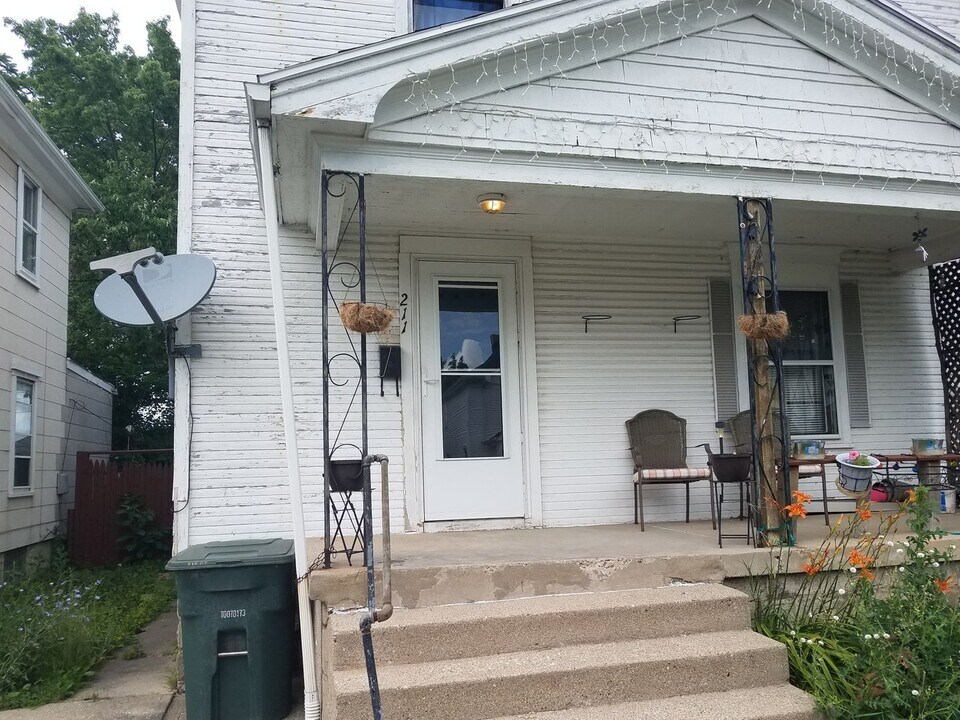 211 Pleasant Ave in Dayton, OH - Building Photo