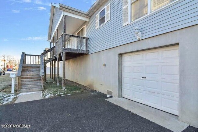 410 Bayview Ave in Union Beach, NJ - Building Photo - Building Photo