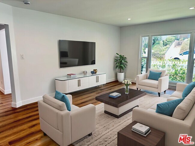 1125 Daniels Dr in Los Angeles, CA - Building Photo - Building Photo