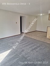 896 Brookfield Dr in Mansfield, OH - Building Photo - Building Photo