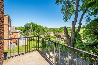 202 National Dr in Pleasant Hills, PA - Building Photo - Building Photo