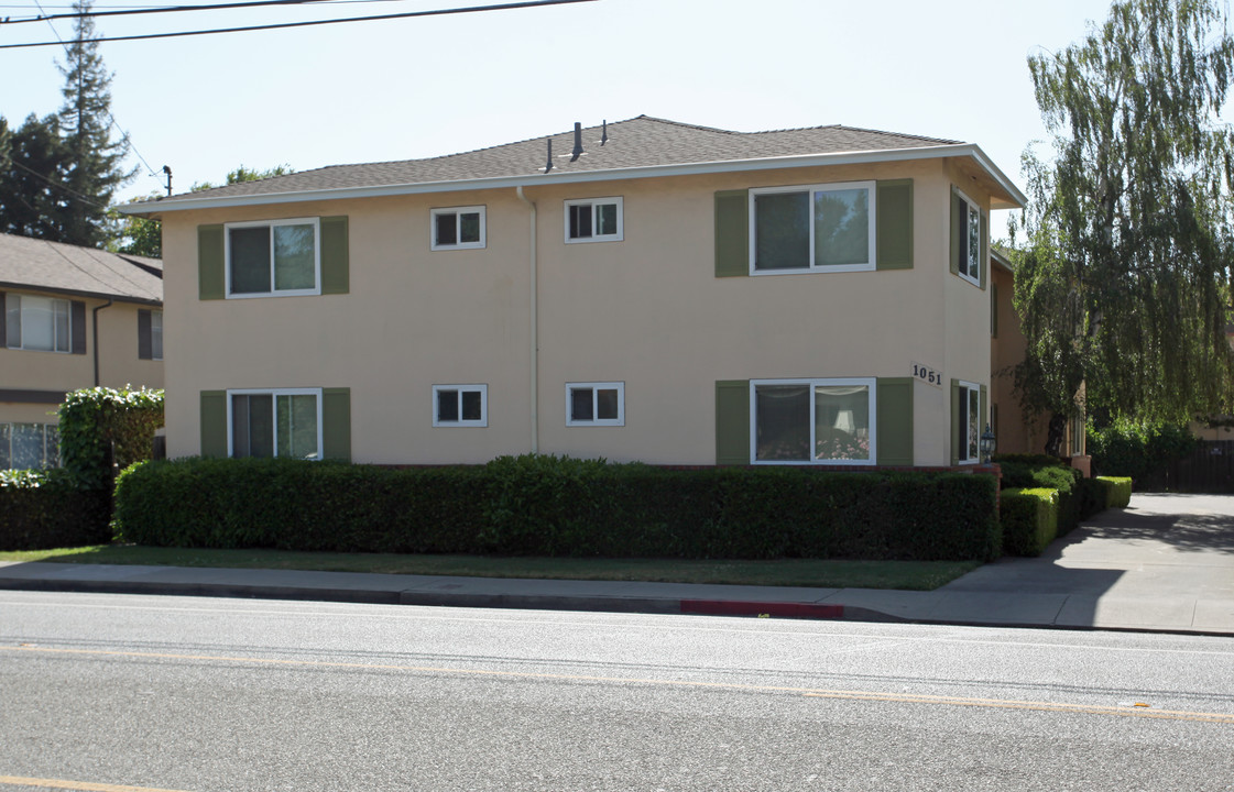 1051 Santa Cruz Ave in Menlo Park, CA - Building Photo