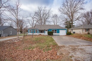 6738 Sterling Ave in Raytown, MO - Building Photo