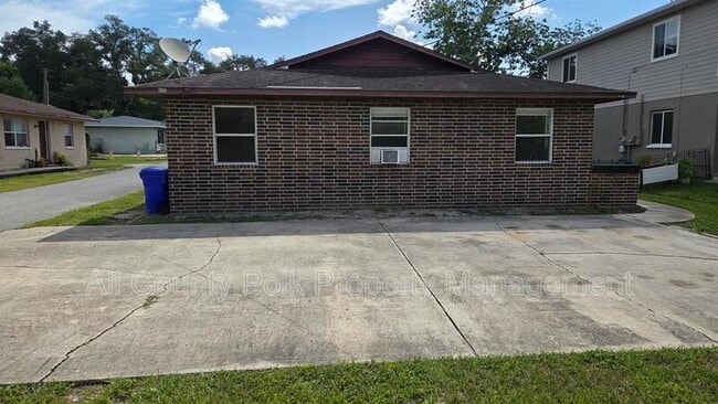 property at 522 Pinewood Ave