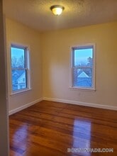 293 School St, Unit 1L in Stoughton, MA - Foto de edificio - Building Photo