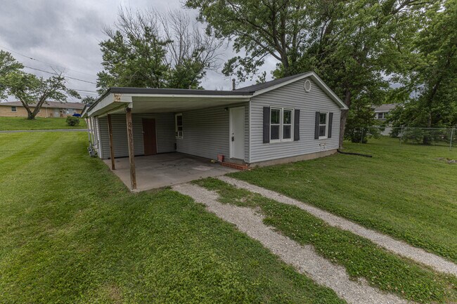 property at 2501 Calico Ln