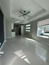 2511 N Vineyard Ave, Unit 1 in Edinburg, TX - Foto de edificio - Building Photo