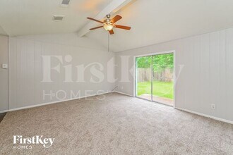 12811 Claygate Dr in Houston, TX - Building Photo - Building Photo