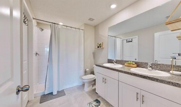 7104 Fern Garden Ct in Sun City Center, FL - Building Photo - Building Photo