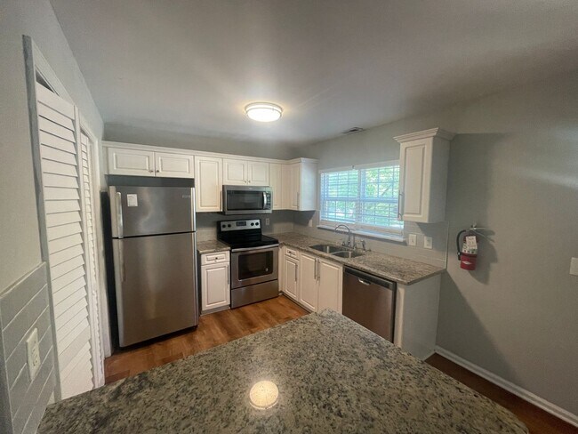 314 Brickle Ave in Wilmington, NC - Building Photo - Building Photo